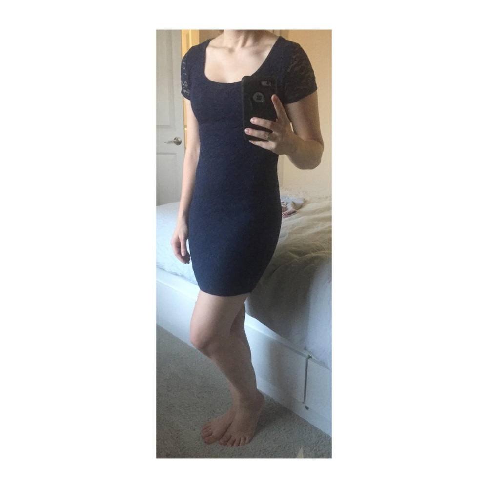 Lace Overlay Body Con Dress - Picture 3 of 3